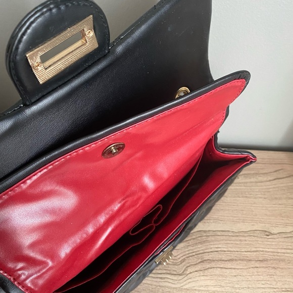 Like New Women Shoulder Bag for sale - Picture 4 of 4